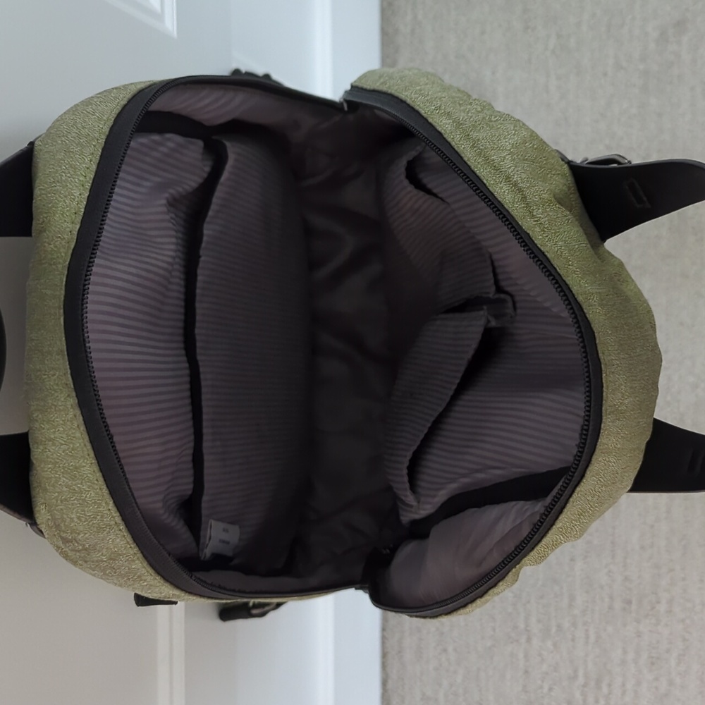 🌿Sherpani Backpack🌿 - Picture 2 of 12